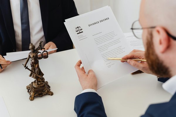Quelles sont les étapes pour créer un contrat commercial solide ?