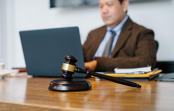 Démarches juridiques en ligne : simplifiez votre avenir professionnel